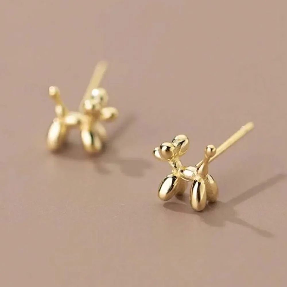 dog stud earring A567